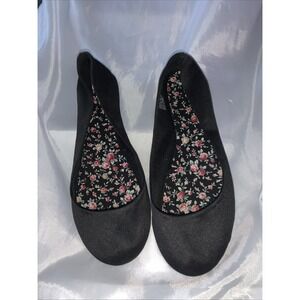 Women's Black Slip On Flats Size 7 1/2